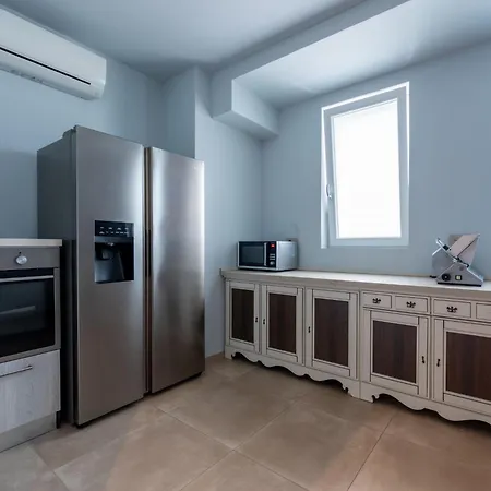 Dellavalle By Interhome *